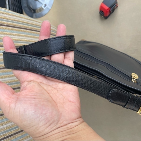 Authentic Metro City Hobo Bag - Picture 9 of 14